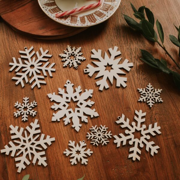 Sneeuwvlok kersthangers van hout - Afbeelding 2